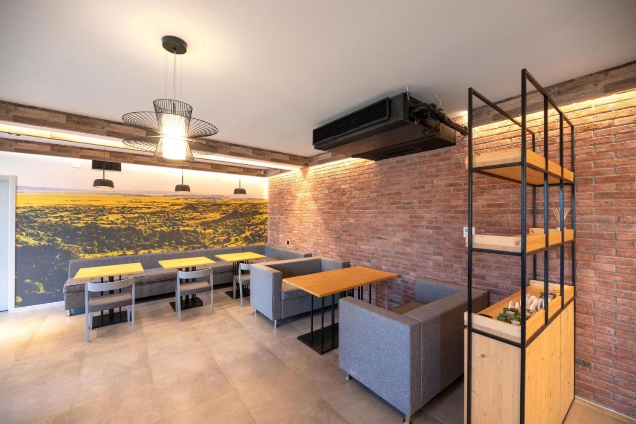 Hotel Takara Dedoplis Tskaro 外观 照片